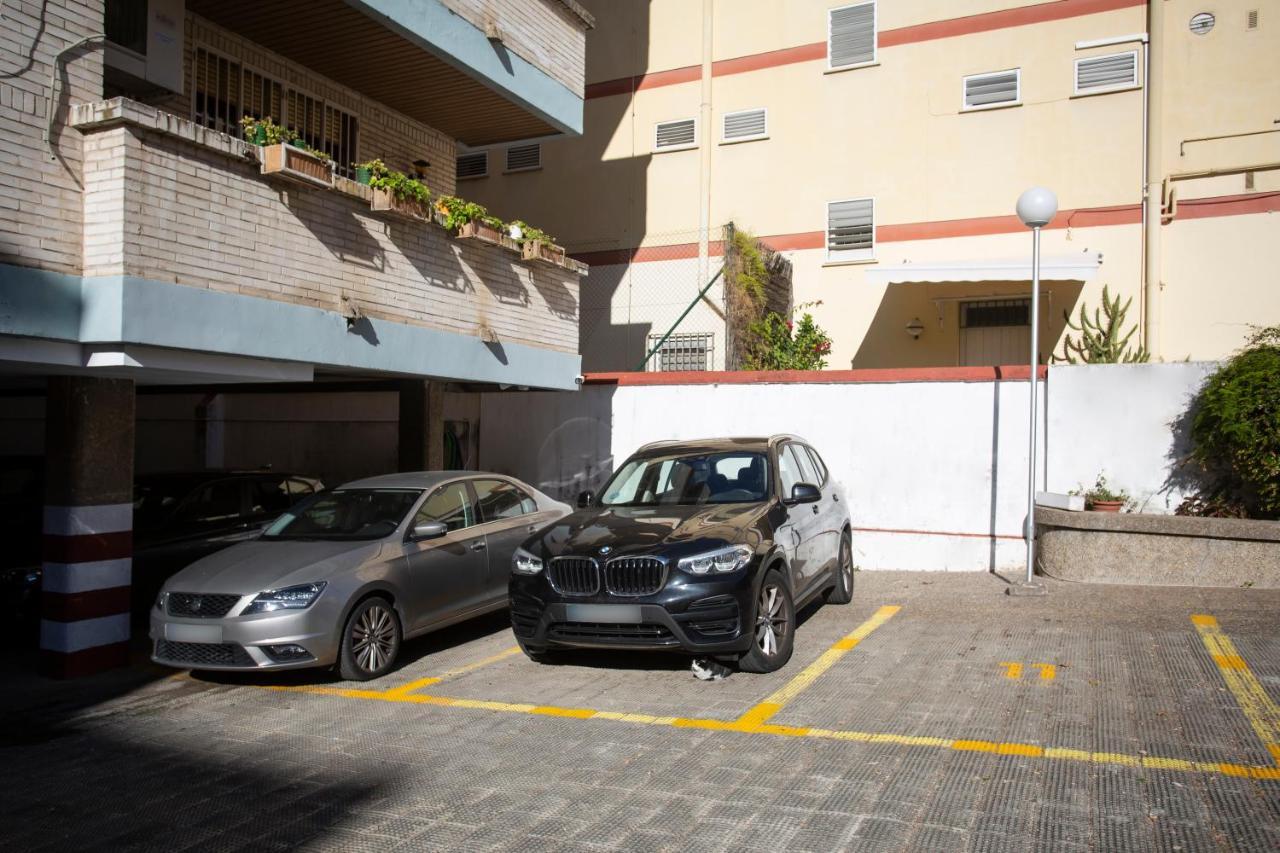 Borbolla Sevilla Urban - Parking Dış mekan fotoğraf