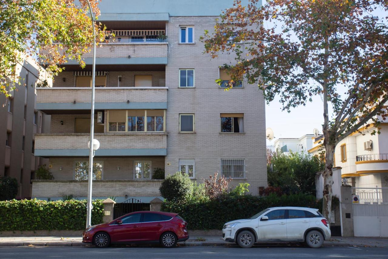 Borbolla Sevilla Urban - Parking Dış mekan fotoğraf