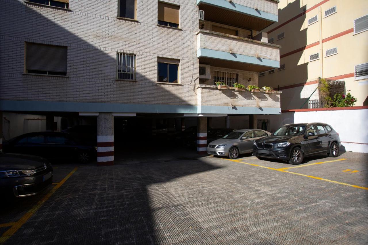 Borbolla Sevilla Urban - Parking Dış mekan fotoğraf